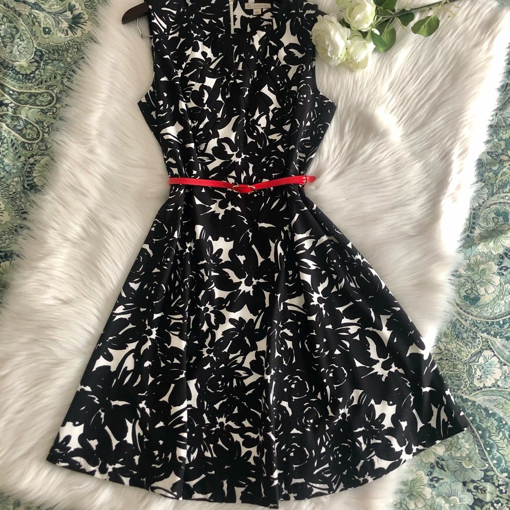DRESS BARN Sleeveless Floral Fit & Flare Dress - Picture 4 of 16